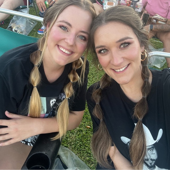 Meet your Posher, Brianna - Picture 3 of 5